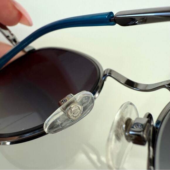 CHANEL vintage sunglasses 4202 Authentic - Picture 7 of 8